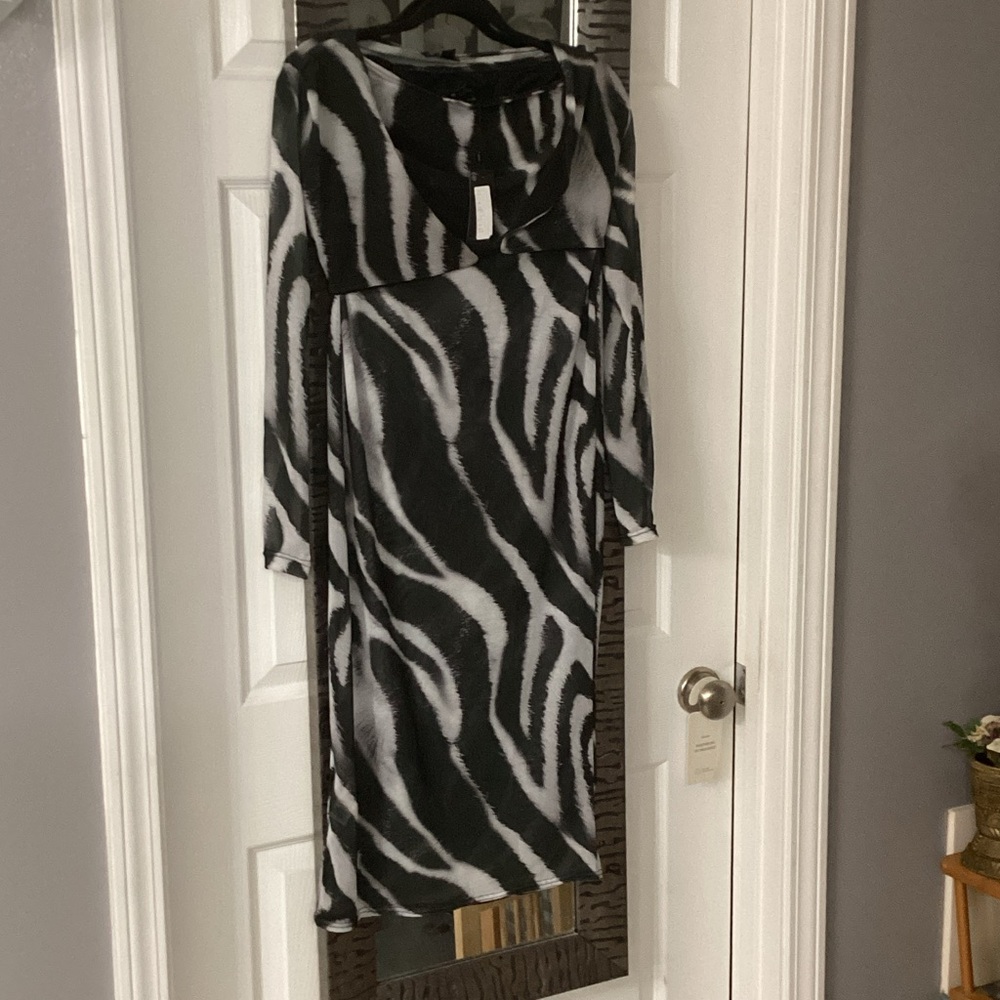 PrettyLittleThing Monochrome Zebra Print Coverup